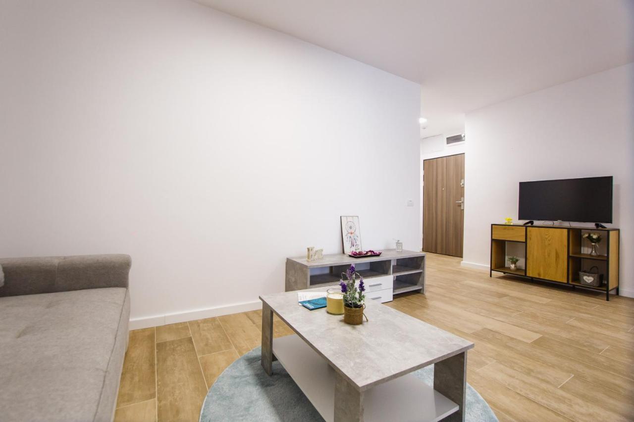 Lovely Home At West Residence Oradea Bagian luar foto