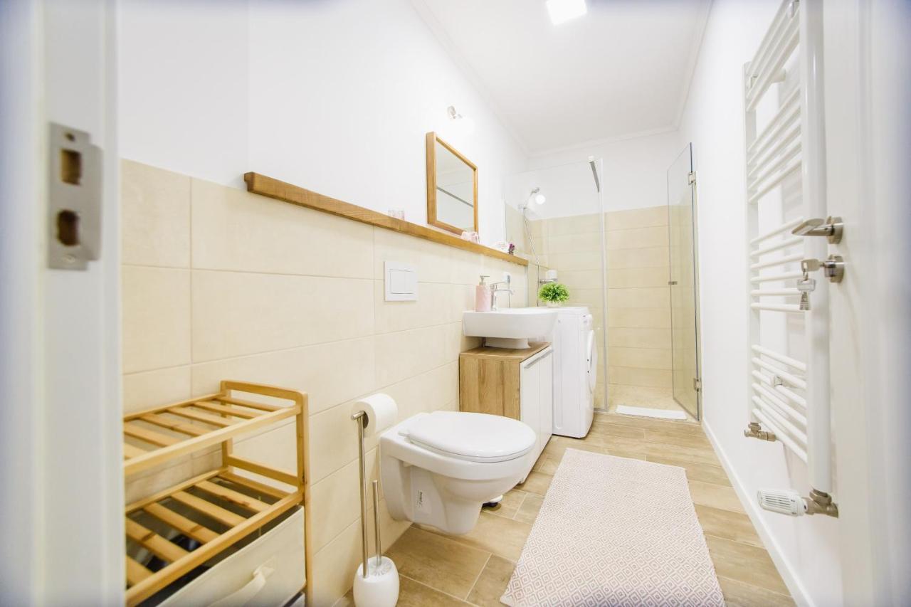 Lovely Home At West Residence Oradea Bagian luar foto