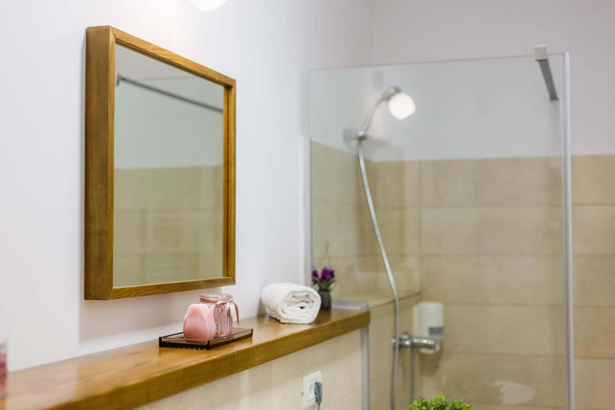 Lovely Home At West Residence Oradea Bagian luar foto