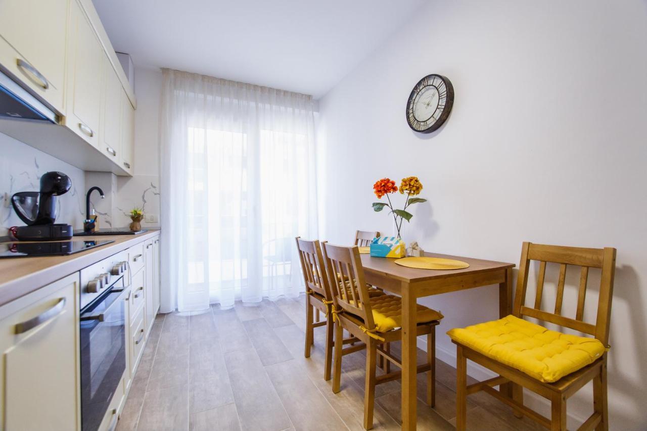 Lovely Home At West Residence Oradea Bagian luar foto