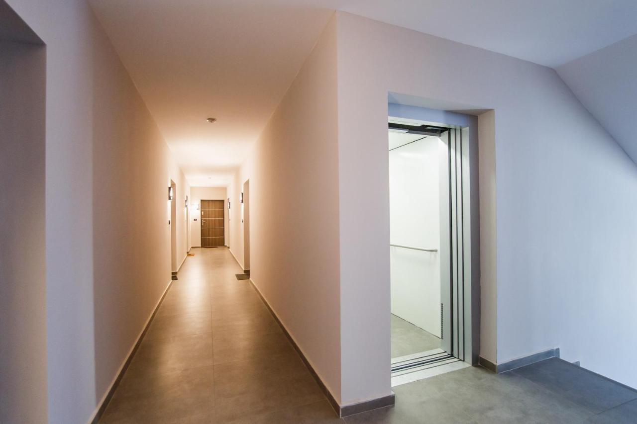 Lovely Home At West Residence Oradea Bagian luar foto